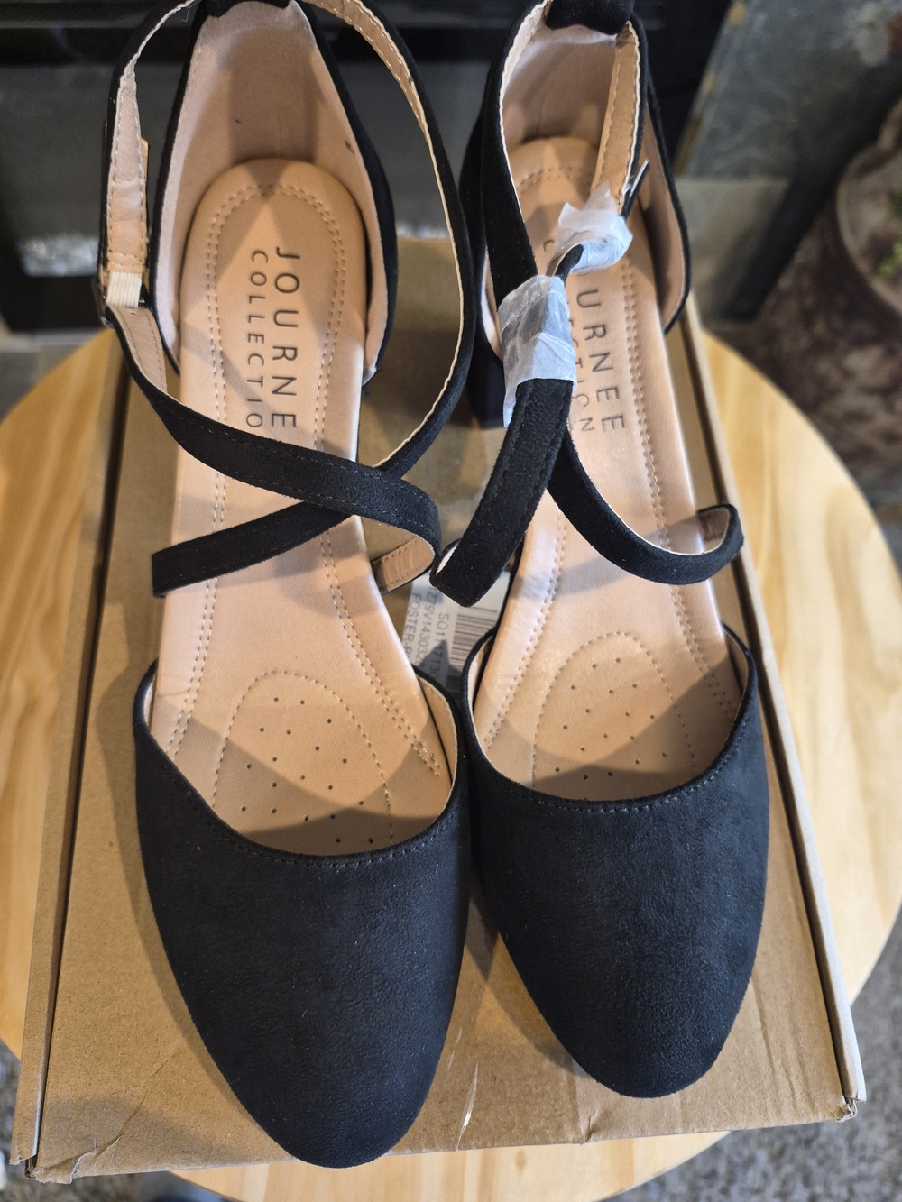 Journee Collection Foster Women's Black Suede Block Heel Pumps - Picture 5 of 8